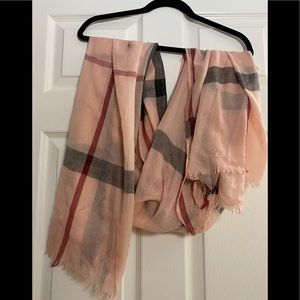 Burberry women scarf